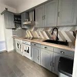 Charming Ac 2-bedroom Center Family, Couples Friendly Διαμέρισμα *