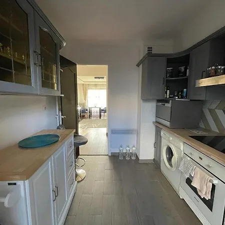Charming Ac 2-bedroom Center Family, Couples Friendly 아파트 *