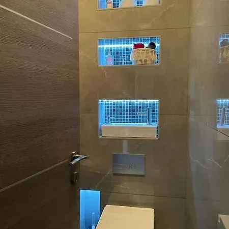 Charming Ac 2-bedroom Center Family, Couples Friendly 아파트 앙티브