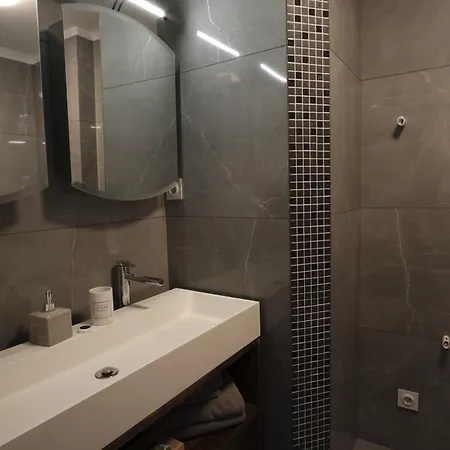 아파트 Charming Ac 2-bedroom Center Family, Couples Friendly *