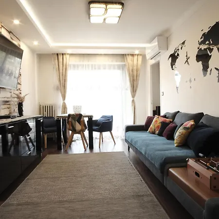 Apartment Charming Ac 2-bedroom Center Family, Couples Friendly