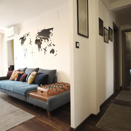 Charming Ac 2-bedroom Center Family, Couples Friendly Διαμέρισμα *
